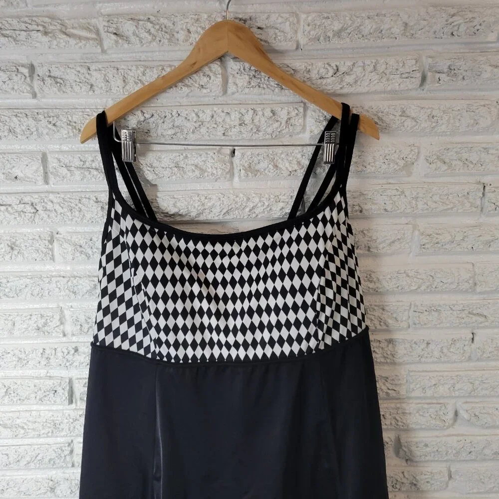 Inches Away Women 24W Plus Size Swimsuit Black Geometric One Piece Skirt GEO21E